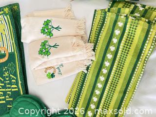 MaxSold Auction: St. Patrick's Day Green & White Table & Kitchen Linen Lot - Las Vegas (Nevada, USA) PARTNER MANAGED Estate Sale Online Auction - Argent Star Court