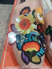 MaxSold Auction: Sutton Leather Espadrille Slip-On, Size 7.5 - Las Vegas (Nevada, USA) PARTNER MANAGED Estate Sale Online Auction - Argent Star Court