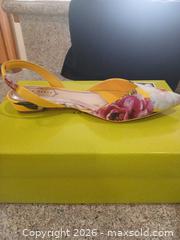 MaxSold Auction: Ted Baker Women's Size 7.5 Bright Yellow Floral Fabric Heels - Las Vegas (Nevada, USA) PARTNER MANAGED Estate Sale Online Auction - Argent Star Court