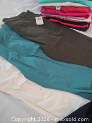 MaxSold Auction: Women's Pants Lot (Unknown/Mixed Brand) - 10+ Pieces - Las Vegas (Nevada, USA) PARTNER MANAGED Estate Sale Online Auction - Argent Star Court