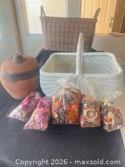 MaxSold Auction: Baskets and potpourri  - Las Vegas (Nevada, USA) SELLER MANAGED Estate Sale Online Auction - Bright Sun Court