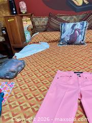 MaxSold Auction: Calvin Klein Jeans Women's Skinny Crop Jeans Size 6 Pink - Las Vegas (Nevada, USA) SELLER MANAGED Estate Sale Online Auction - Bright Sun Court