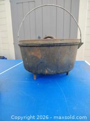 MaxSold Auction: Cast iron camping pot and fry pan - Oakley (California, USA) SELLER MANAGED Downsizing Online Auction -  Drake Court