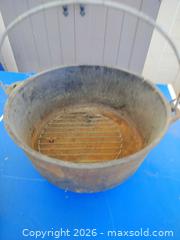MaxSold Auction: Cast iron camping pot and fry pan - Oakley (California, USA) SELLER MANAGED Downsizing Online Auction -  Drake Court