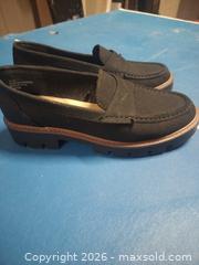 MaxSold Auction: Women's Shoes - Oakley (California, USA) SELLER MANAGED Downsizing Online Auction -  Drake Court