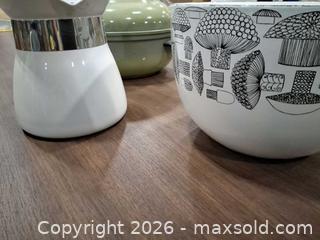 MaxSold Auction: Corning, Finel & Unknown Enamel Kitchenware Set with Lids - Frederick (Maryland, USA) PARTNER MANAGED Downsizing Online Auction - English Muffin Way