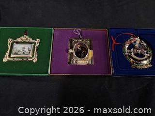 MaxSold Auction: White House Christmas Ornaments  - Frederick (Maryland, USA) PARTNER MANAGED Downsizing Online Auction - English Muffin Way