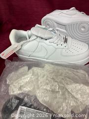 MaxSold Auction: Nike Air Force 1 '07 White Men's Size 8 Leather - Renfrew (Ontario, Canada) SELLER MANAGED Downsizing Online Auction - Plaunt Street South
