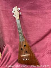 MaxSold Auction: Northern Ukulele - Renfrew (Ontario, Canada) SELLER MANAGED Downsizing Online Auction - Plaunt Street South