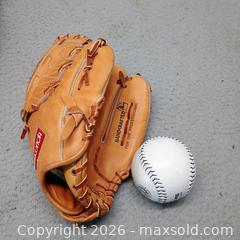 MaxSold Auction: Anaconda pro 3000 baseball glove - Waterford (New Jersey, USA) SELLER MANAGED Estate Sale Online Auction - Chew Road