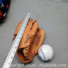 MaxSold Auction: Anaconda pro 3000 baseball glove - Waterford (New Jersey, USA) SELLER MANAGED Estate Sale Online Auction - Chew Road