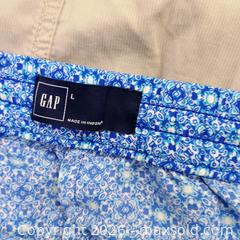 MaxSold Auction: Womans pants lot size large 10-12 (7) - Waterford (New Jersey, USA) SELLER MANAGED Estate Sale Online Auction - Chew Road