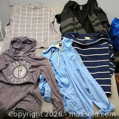 MaxSold Auction: Woman's size large sweater and hoodie lot(5) - Waterford (New Jersey, USA) SELLER MANAGED Estate Sale Online Auction - Chew Road