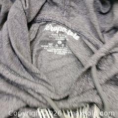 MaxSold Auction: Woman's size large sweater and hoodie lot(5) - Waterford (New Jersey, USA) SELLER MANAGED Estate Sale Online Auction - Chew Road