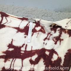 MaxSold Auction: Xs WOMEN'S clothing lot dresses and more (5) - Waterford (New Jersey, USA) SELLER MANAGED Estate Sale Online Auction - Chew Road