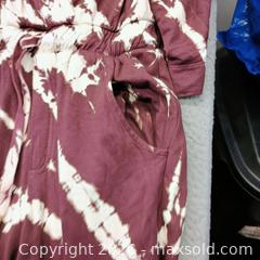 MaxSold Auction: Xs WOMEN'S clothing lot dresses and more (5) - Waterford (New Jersey, USA) SELLER MANAGED Estate Sale Online Auction - Chew Road