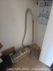 MaxSold Auction: Electrolux Canister Vacuum, Beige/Tan, Corded Electric A - Deep River (Ontario, Canada) PARTNER MANAGED Downsizing Online Auction - Frontenac Crescent