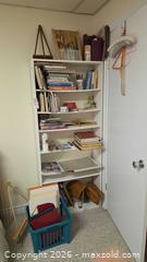 MaxSold Auction: Mixed Art Supplies Lot with Easel, Sketchbooks, Pencils B - Deep River (Ontario, Canada) PARTNER MANAGED Downsizing Online Auction - Frontenac Crescent