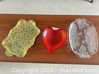 MaxSold Auction: 3 decorative platters.    - London (Ontario, Canada) PARTNER MANAGED Estate Sale Online Auction - Brixham Crescent