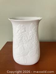 MaxSold Auction: Antique/Vintage Kaiser Porcelain Vases. A - London (Ontario, Canada) PARTNER MANAGED Estate Sale Online Auction - Brixham Crescent