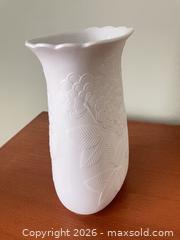 MaxSold Auction: Antique/Vintage Kaiser Porcelain Vases. A - London (Ontario, Canada) PARTNER MANAGED Estate Sale Online Auction - Brixham Crescent