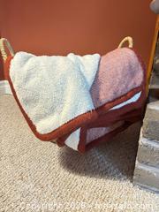 MaxSold Auction: Decor Lot -B - London (Ontario, Canada) PARTNER MANAGED Estate Sale Online Auction - Brixham Crescent
