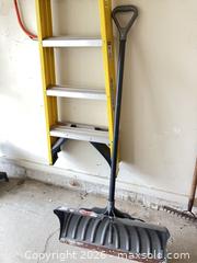 MaxSold Auction: Ladder and shovel lot. B - London (Ontario, Canada) PARTNER MANAGED Estate Sale Online Auction - Brixham Crescent