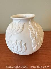 MaxSold Auction: Porcelain Vase.   A - London (Ontario, Canada) PARTNER MANAGED Estate Sale Online Auction - Brixham Crescent