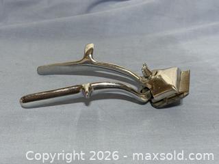 MaxSold Auction: Vintage ACE Allover Mfg. Co Barber Hand Clippers Racine WI. No. 0 - Ottawa (Stittsville)(Ontario, Canada) SELLER MANAGED Downsizing Online Auction - Heritage Grove Crescent