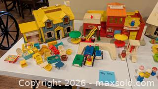 MaxSold Auction: Vintage Fisher-Price Playsets with Houses, Figures & Vehicles - Augusta (Georgia, USA) PARTNER MANAGED Estate Sale Online Auction - Monte Sano Avenue