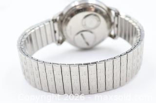 MaxSold Auction: Bulova Accutron Wristwatch Tropical Dial, Accutron Tuning Fork Movement - Vaughan (Ontario, Canada) PARTNER MANAGED Reseller Online Auction - Steeles Avenue West Suite