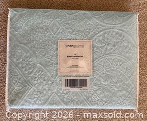 MaxSold Auction: LinenSource & Vintage Cotton Quilts/Comforters - King & Twin - Pleasant Hill (California, USA) PARTNER MANAGED Blackhawk Estate Sale Online Auction - Contra Costa Boulevard