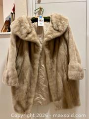 MaxSold Auction: Women's Vintage Mink Short Coat, Size Large/XL, 3/4 sleeves - Pleasant Hill (California, USA) PARTNER MANAGED Blackhawk Estate Sale Online Auction - Contra Costa Boulevard