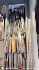 MaxSold Auction: Polished Stainless Steel Modern Flatware Set B - Toronto (Ontario, Canada) Estate Sale Online Auction - Sheppard Avenue East (CONDO)