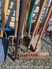 MaxSold Auction: Assorted Garden and Snow Tools, 6–10 Pieces - Langford (British Columbia, Canada) PARTNER MANAGED Moving Online Auction - Hull Road