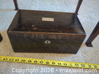 MaxSold Auction: Upholstered decorative bench and small wood box - Langford (British Columbia, Canada) PARTNER MANAGED Moving Online Auction - Hull Road