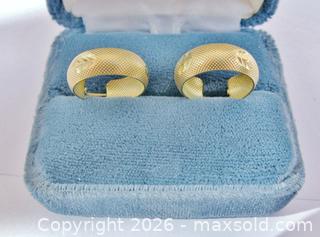 MaxSold Auction: 10K Gold Hoop Earrings  - Aurora (Ontario, Canada) PARTNER MANAGED Downsizing Online Auction - Murray Drive