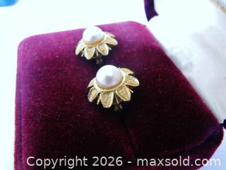 MaxSold Auction: 14K Gold Omega Back Earrings With Pearl Centres  - Aurora (Ontario, Canada) PARTNER MANAGED Downsizing Online Auction - Murray Drive