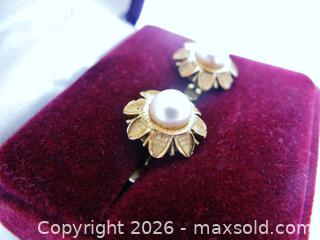 MaxSold Auction: 14K Gold Omega Back Earrings With Pearl Centres  - Aurora (Ontario, Canada) PARTNER MANAGED Downsizing Online Auction - Murray Drive