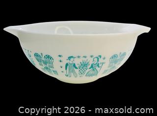 MaxSold Auction: Large Pyrex Amish "Butterprint" Cinderella Mixing Bowl  - Aurora (Ontario, Canada) PARTNER MANAGED Downsizing Online Auction - Murray Drive