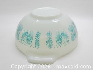 MaxSold Auction: Large Pyrex Amish "Butterprint" Cinderella Mixing Bowl  - Aurora (Ontario, Canada) PARTNER MANAGED Downsizing Online Auction - Murray Drive