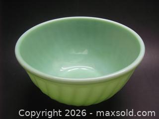 MaxSold Auction: Vintage Fire King Jadeite  - Aurora (Ontario, Canada) PARTNER MANAGED Downsizing Online Auction - Murray Drive