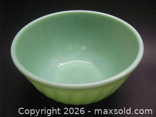 MaxSold Auction: Vintage Fire King Jadeite  - Aurora (Ontario, Canada) PARTNER MANAGED Downsizing Online Auction - Murray Drive