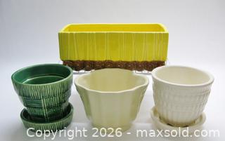 MaxSold Auction: Vintage McCoy Flower Pots  - Aurora (Ontario, Canada) PARTNER MANAGED Downsizing Online Auction - Murray Drive
