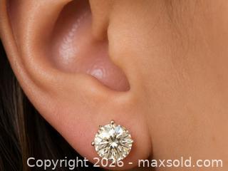 MaxSold Auction: 10K(0.80g)Lab Diamond(1.4ct) Earring  - Toronto (Ontario, Canada) PARTNER MANAGED Downsizing Online Auction - Younge Street