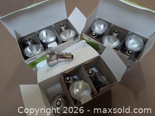 MaxSold Auction: 18x PAR20 halogen lightbulbs - Russell (Ontario, Canada) SELLER MANAGED Downsizing Online Auction - Craig Street