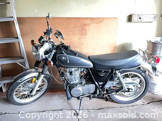 MaxSold Auction: Yamaha SR Series Motorcycle, Gray/Charcoal — Single-Cylinder Manual - Does Not Run - VIN: JYARH04Y3FA000265 - Los Angeles (California, USA) PARTNER MANAGED Estate Sale Online Auction - Hillsboro Drive