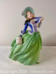 MaxSold Auction: Vintage Royal Doulton “Autumn Breezes” - Burlington (Ontario, Canada) SELLER MANAGED Estate Sale Online Auction - Bellwood Avenue