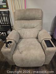 MaxSold Auction: Genuine La-Z-Boy Power Recliner - South Frontenac (Ontario, Canada) SELLER MANAGED Downsizing Online Auction - Bank Street