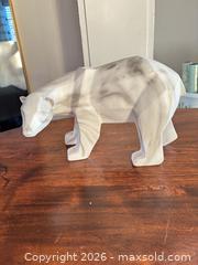 MaxSold Auction: Medium White Gray Marbleized Resin Geometric Sculpture - Lombardy (Ontario, Canada) SELLER MANAGED Estate Sale Online Auction - Old Kingston Road